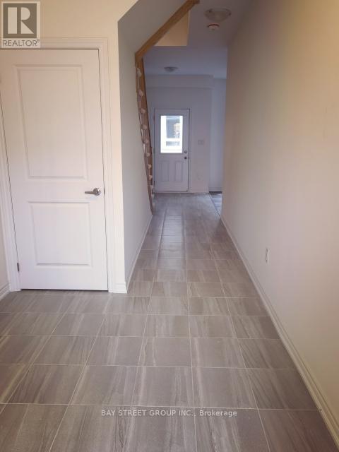 Photo 13 of 8 Massachusetts Lane, Markham ON
