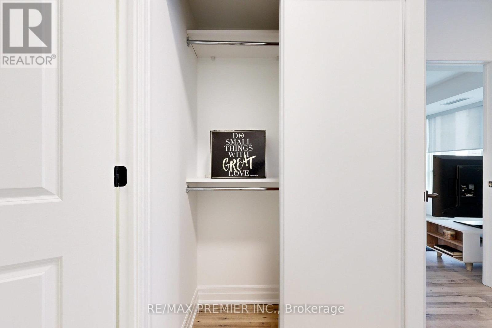 Photo 5 of Suite 1907 9085 Jane Street, Vaughan ON