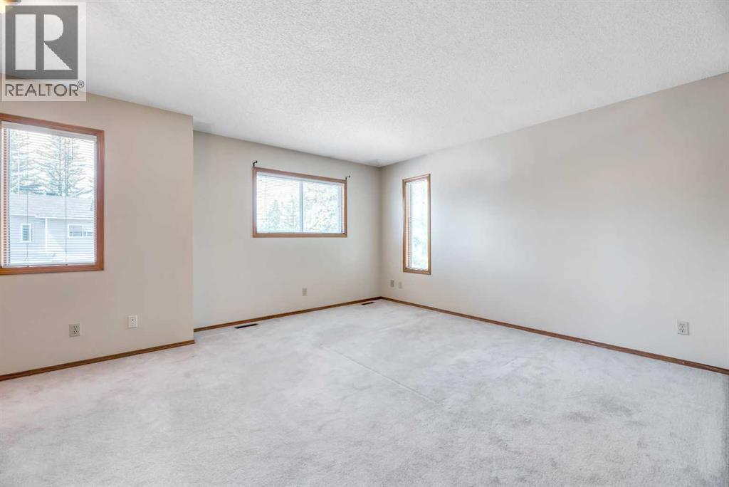 Single Family House for Sale in  Riverglen Park SE Riverbend Calgary 