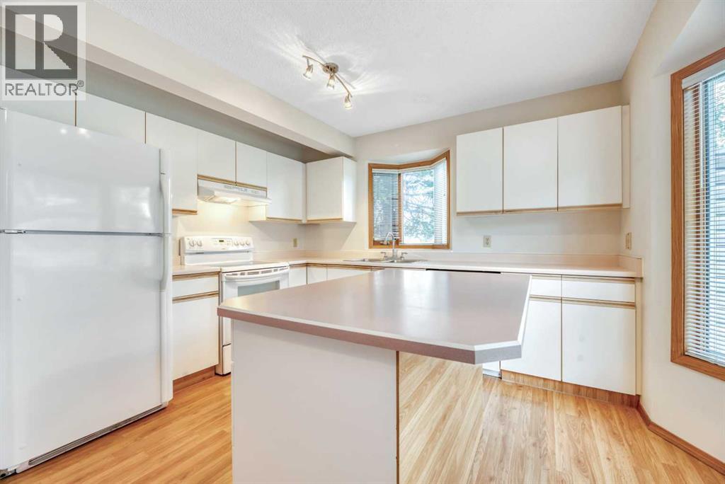 Single Family House for Sale in  Riverglen Park SE Riverbend Calgary 