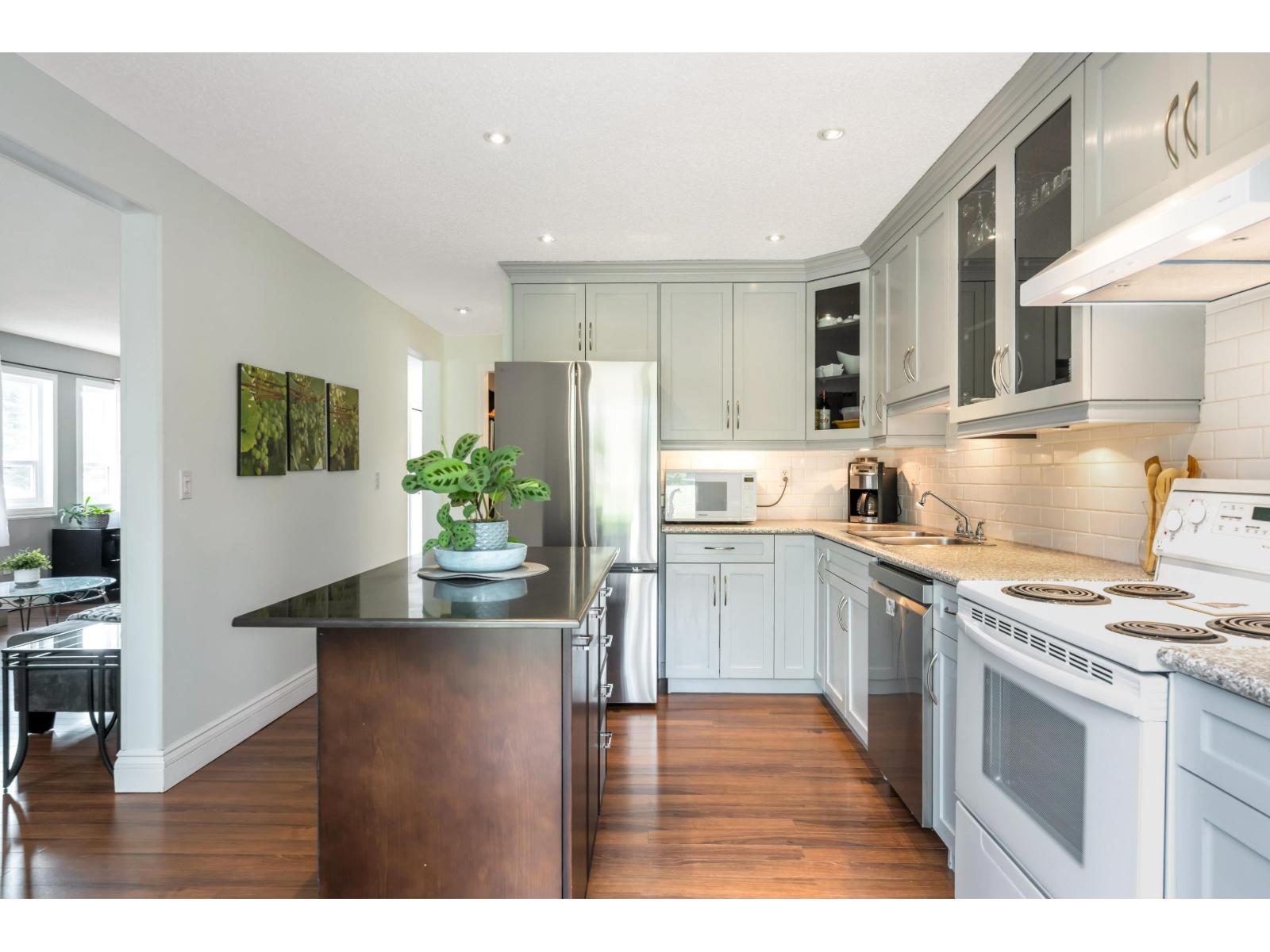Photo 12 of 2112 Winston Court, Langley BC