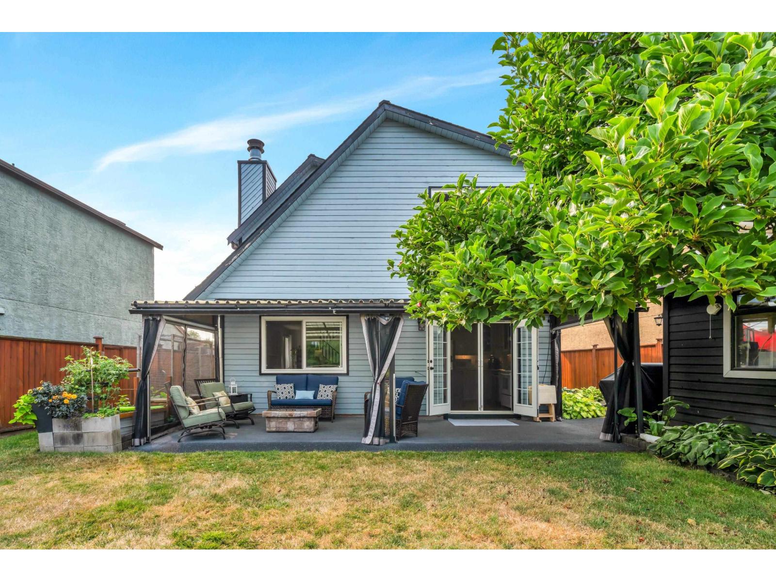 Photo 6 of 2112 Winston Court, Langley BC