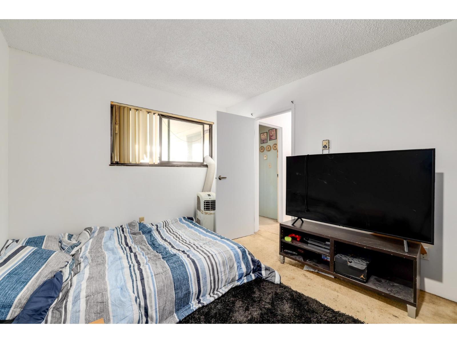 Photo 15 of 10582 Holly Park Lane, Surrey BC
