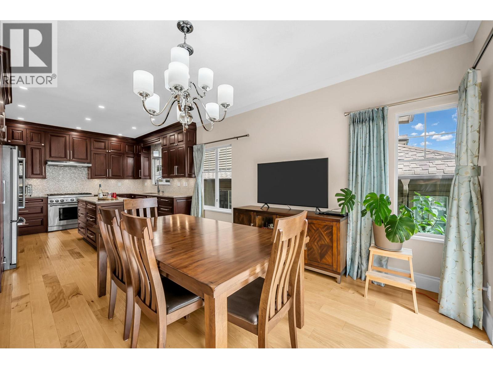 Photo 37 of 87 2979 Panorama Drive, Coquitlam BC