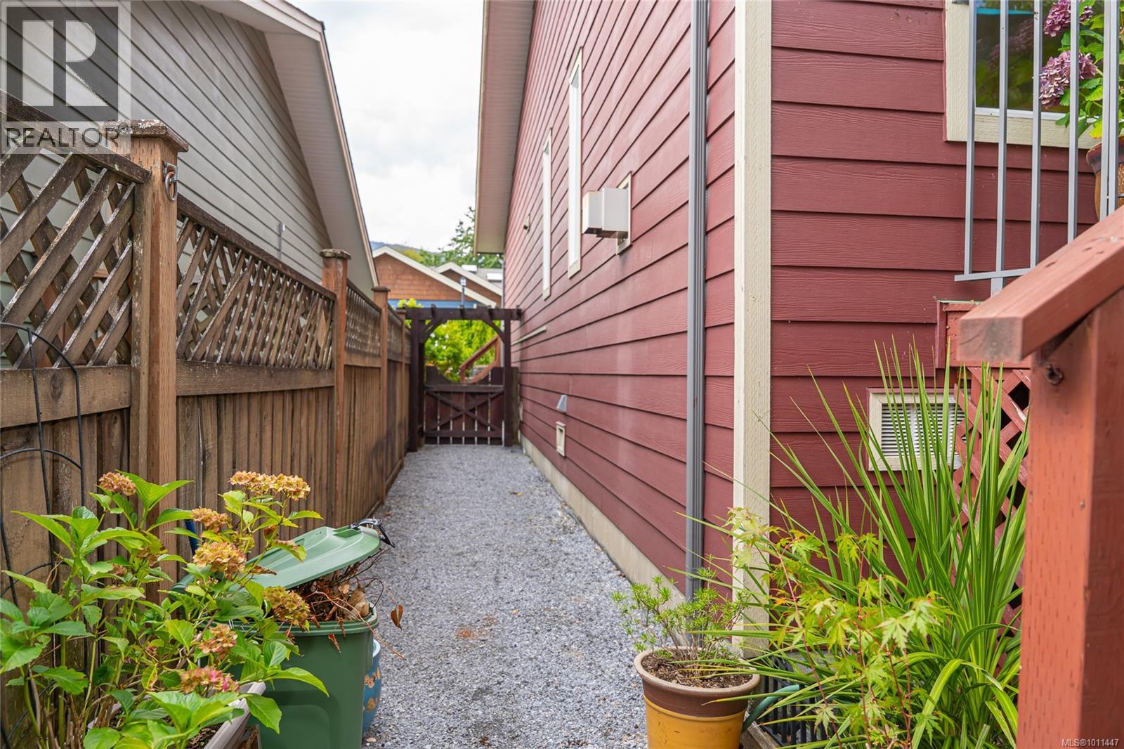 Photo 9 of 17 332 Belaire St, Ladysmith BC