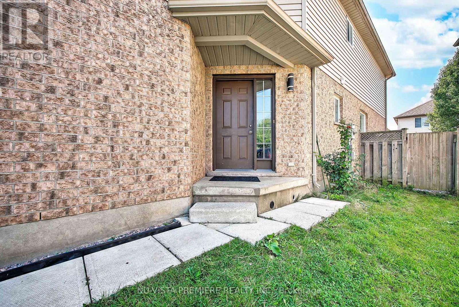 Photo 6 of 1046 Crosscreek Crescent, London East ON