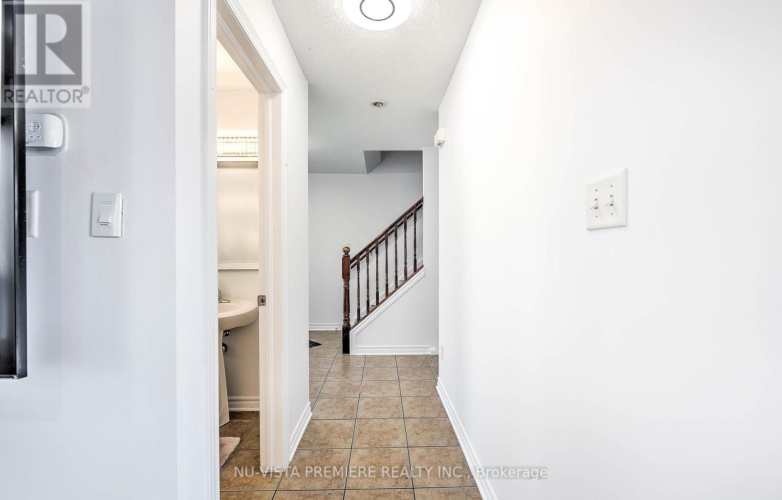 Photo 8 of 1046 Crosscreek Crescent, London East ON