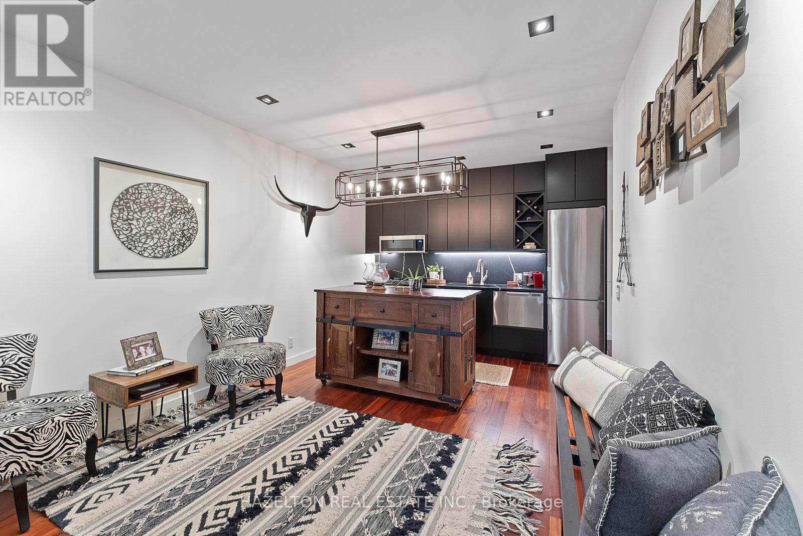 Photo 34 of 32 Regal Road, Toronto ON