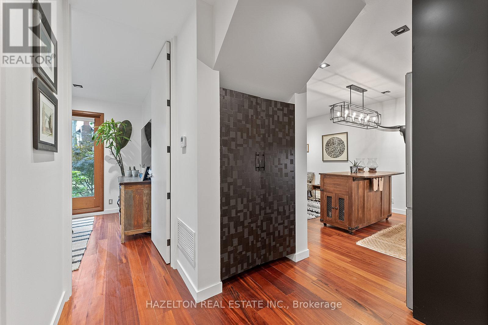 Photo 39 of 32 Regal Road, Toronto ON