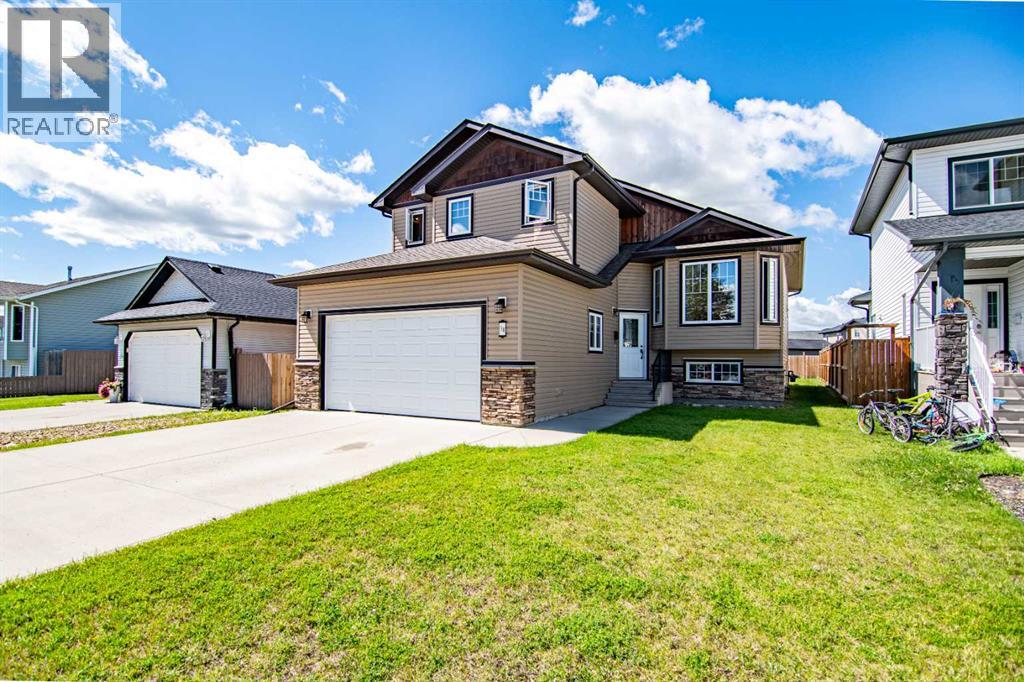 Photo 2 of 38 Woodbine Avenue Nw, Blackfalds AB