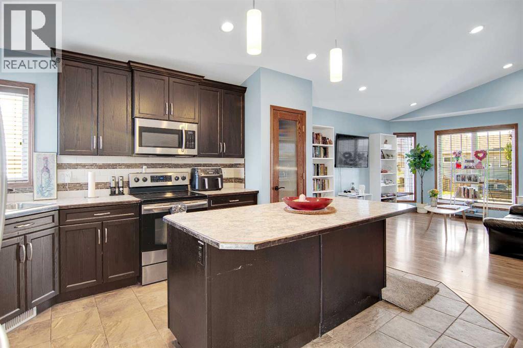 Photo 6 of 38 Woodbine Avenue Nw, Blackfalds AB