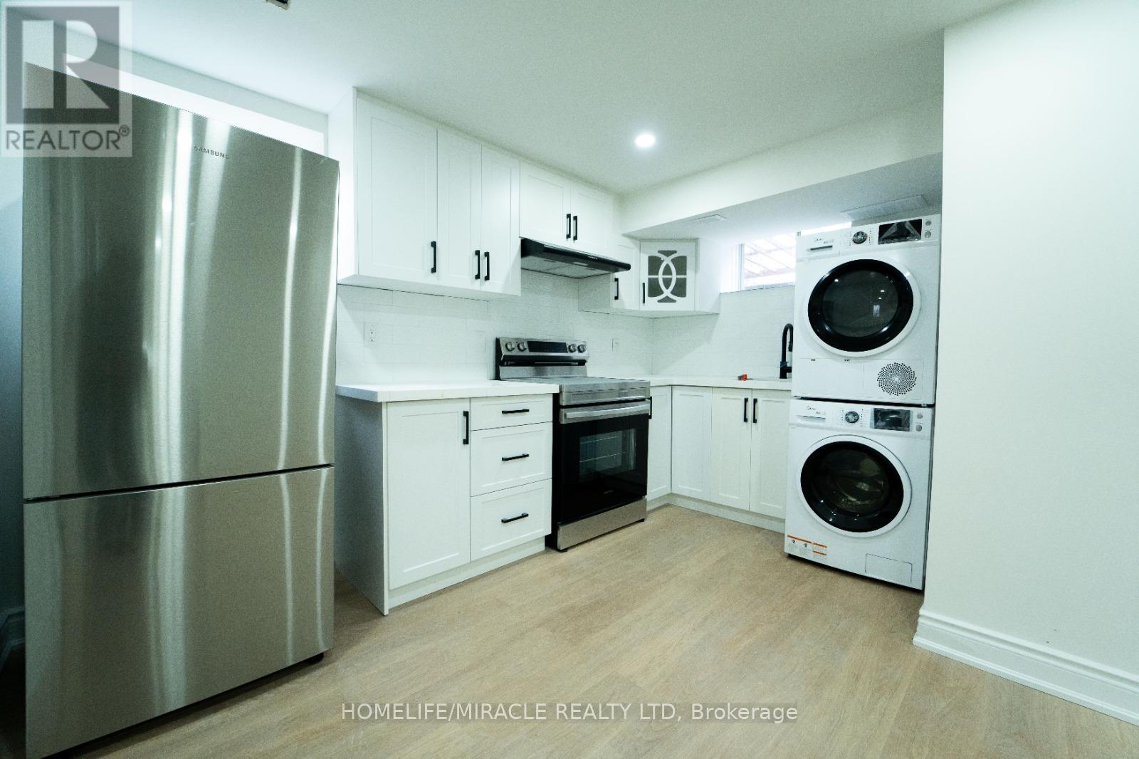 Photo 1 of 402 Upper Paradise Road, Hamilton ON