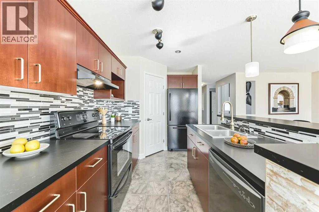 Single Family House for Sale in  Everglen Way SW Evergreen Calgary 