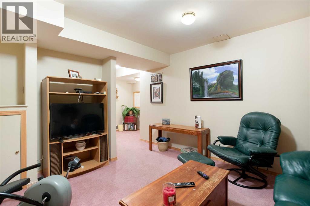 Single Family House for Sale in  Whiteridge Place NE Whitehorn Calgary 