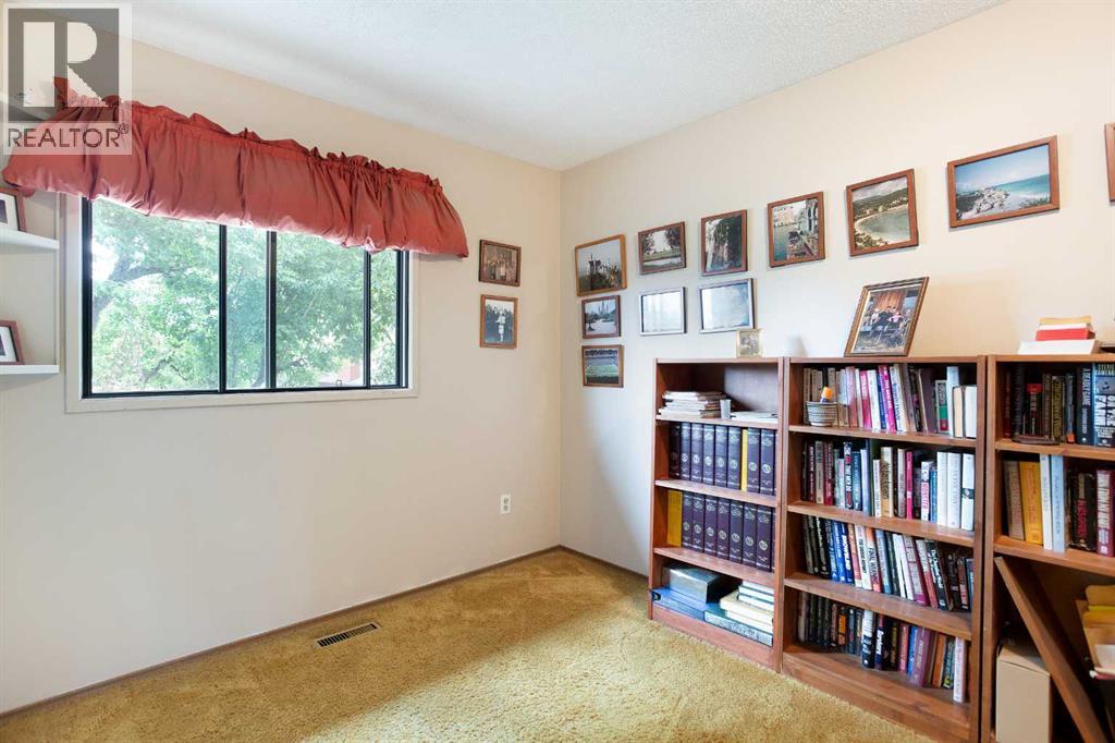 Single Family House for Sale in  Whiteridge Place NE Whitehorn Calgary 
