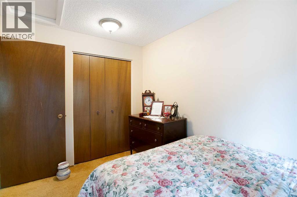 Single Family House for Sale in  Whiteridge Place NE Whitehorn Calgary 