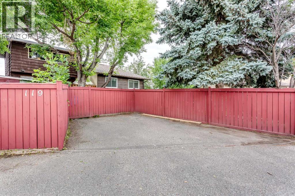 Single Family House for Sale in  Whiteridge Place NE Whitehorn Calgary 