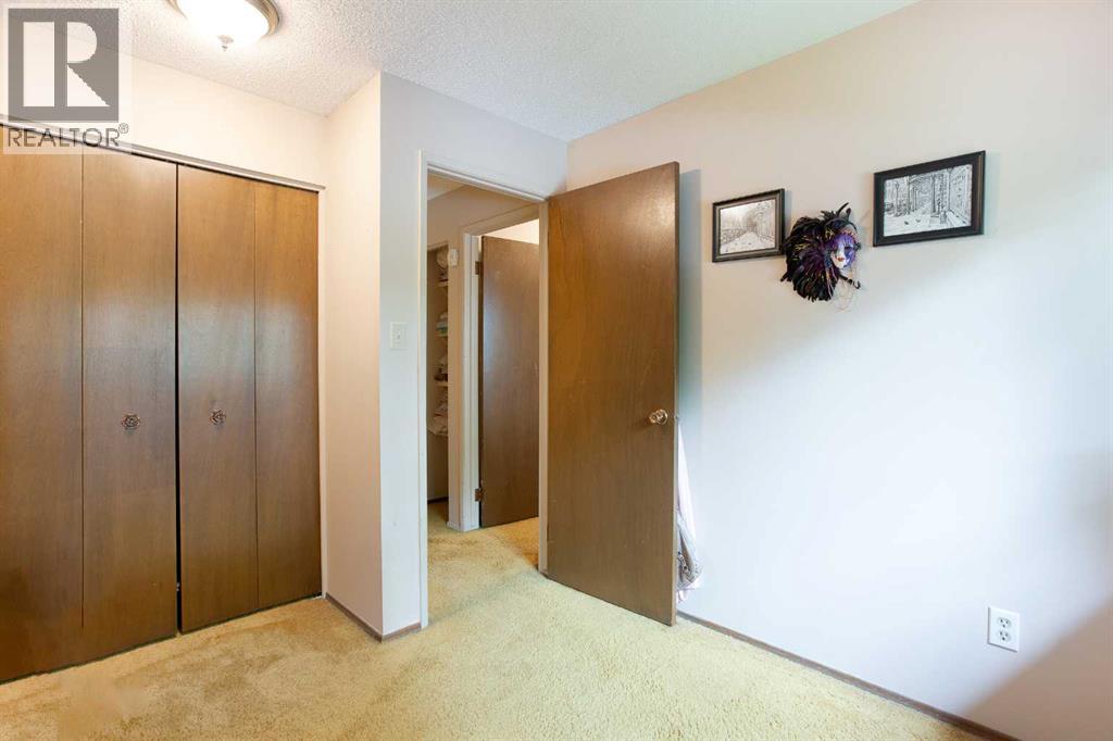 Single Family House for Sale in  Whiteridge Place NE Whitehorn Calgary 