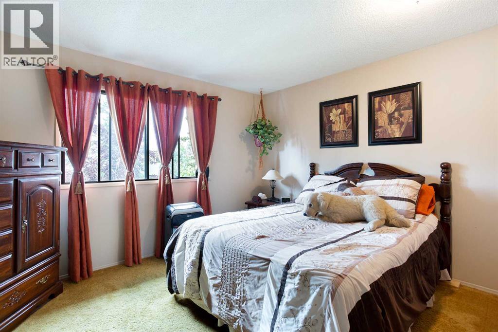 Single Family House for Sale in  Whiteridge Place NE Whitehorn Calgary 