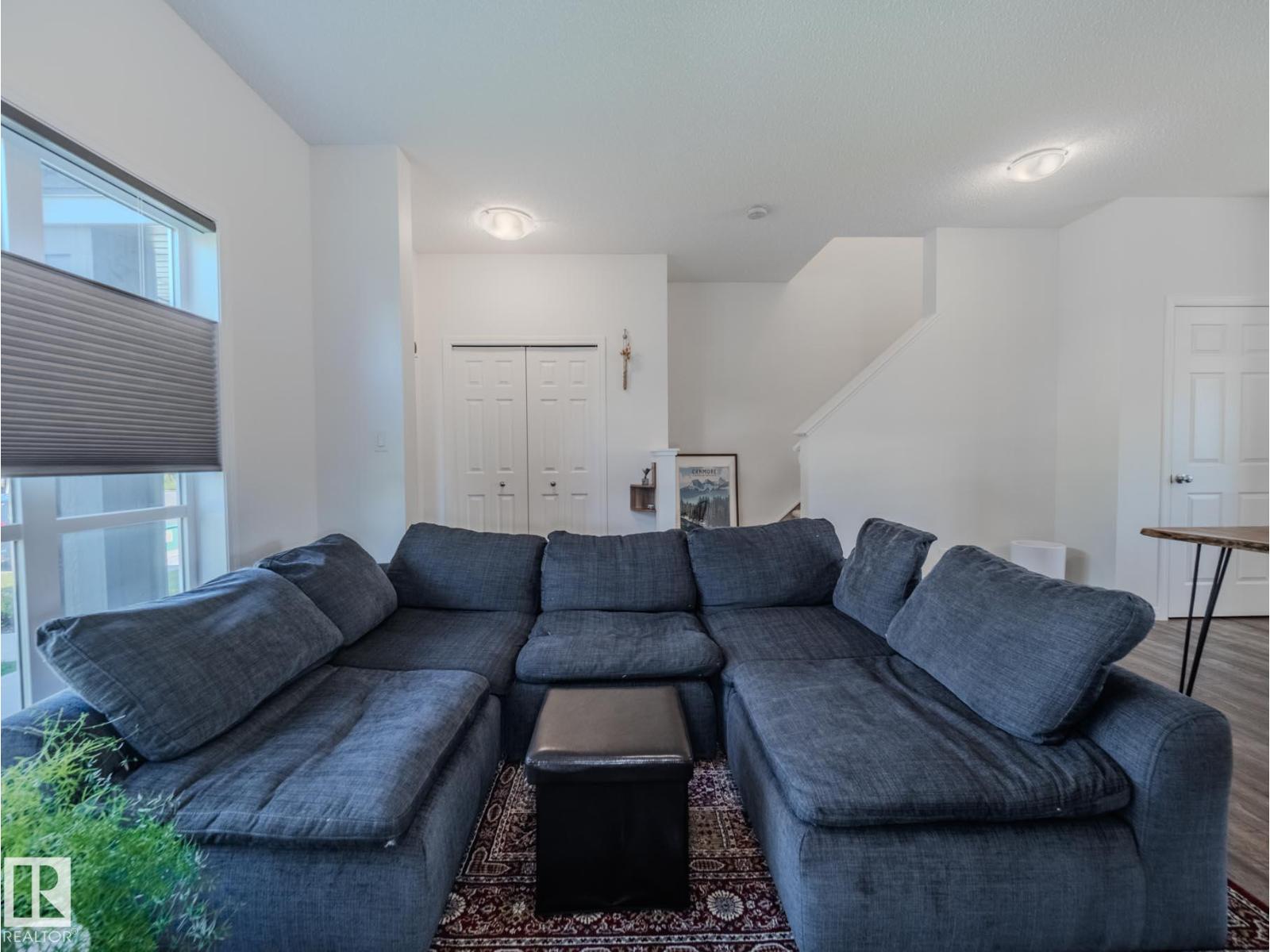 Photo 12 of 2028 Cavanagh Dr Sw, Edmonton AB