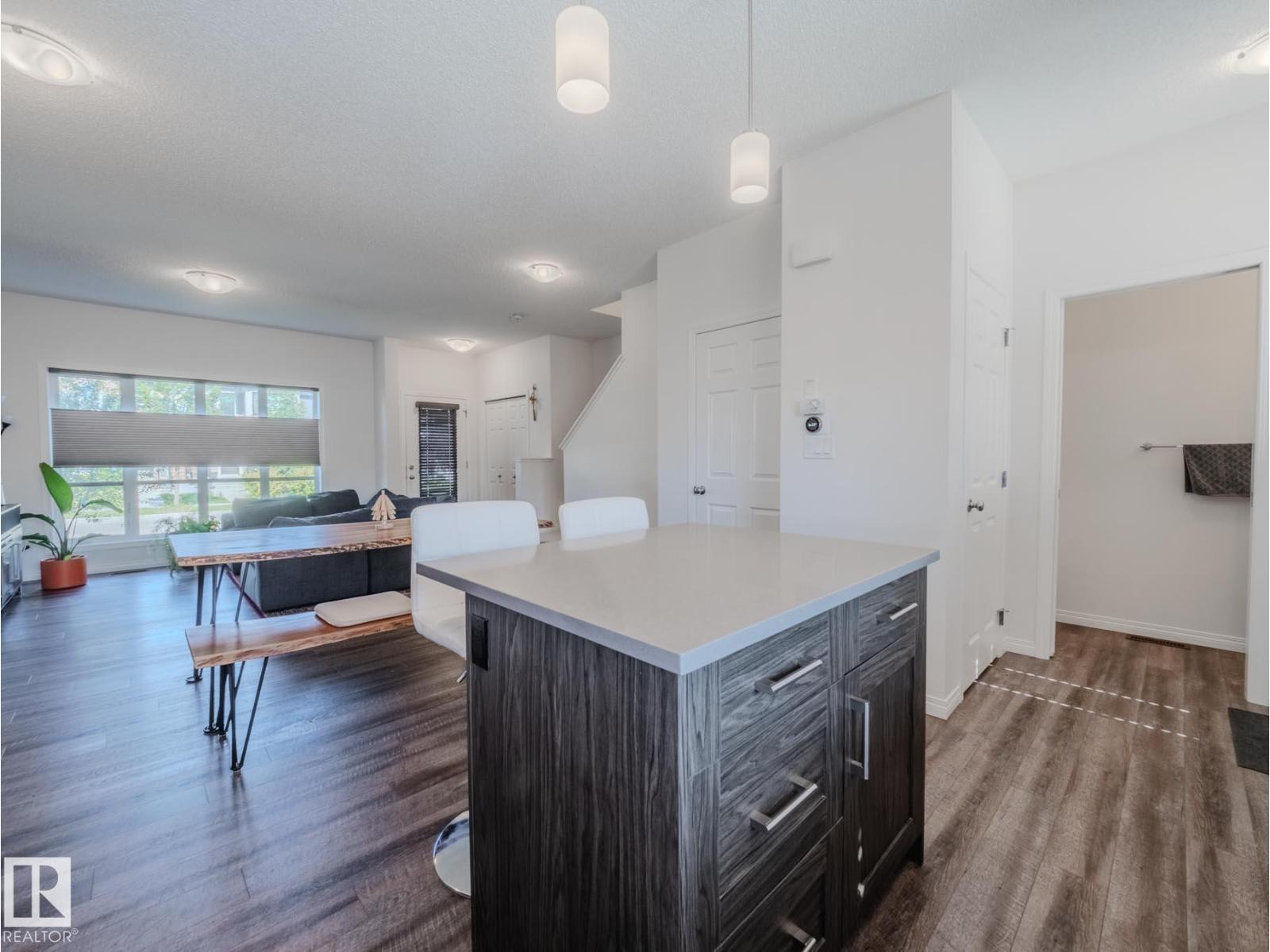 Photo 25 of 2028 Cavanagh Dr Sw, Edmonton AB