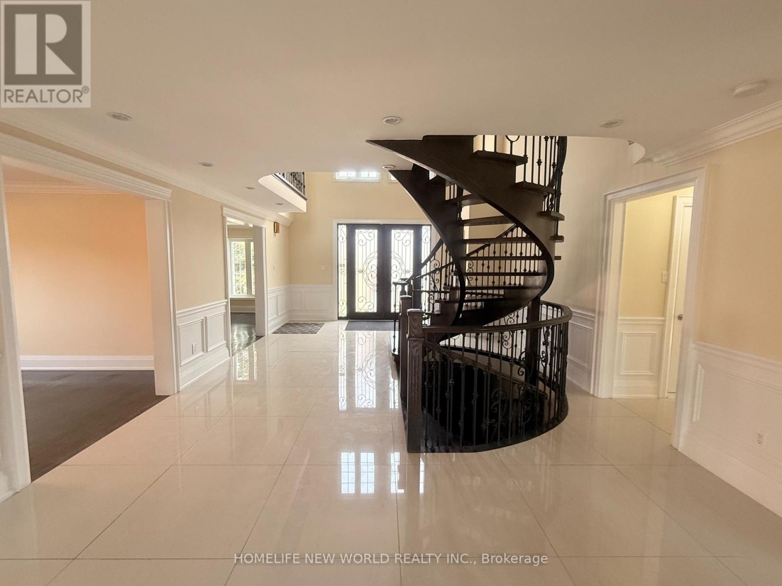 Photo 24 of 2 Gatewood Court, Richmond Hill ON