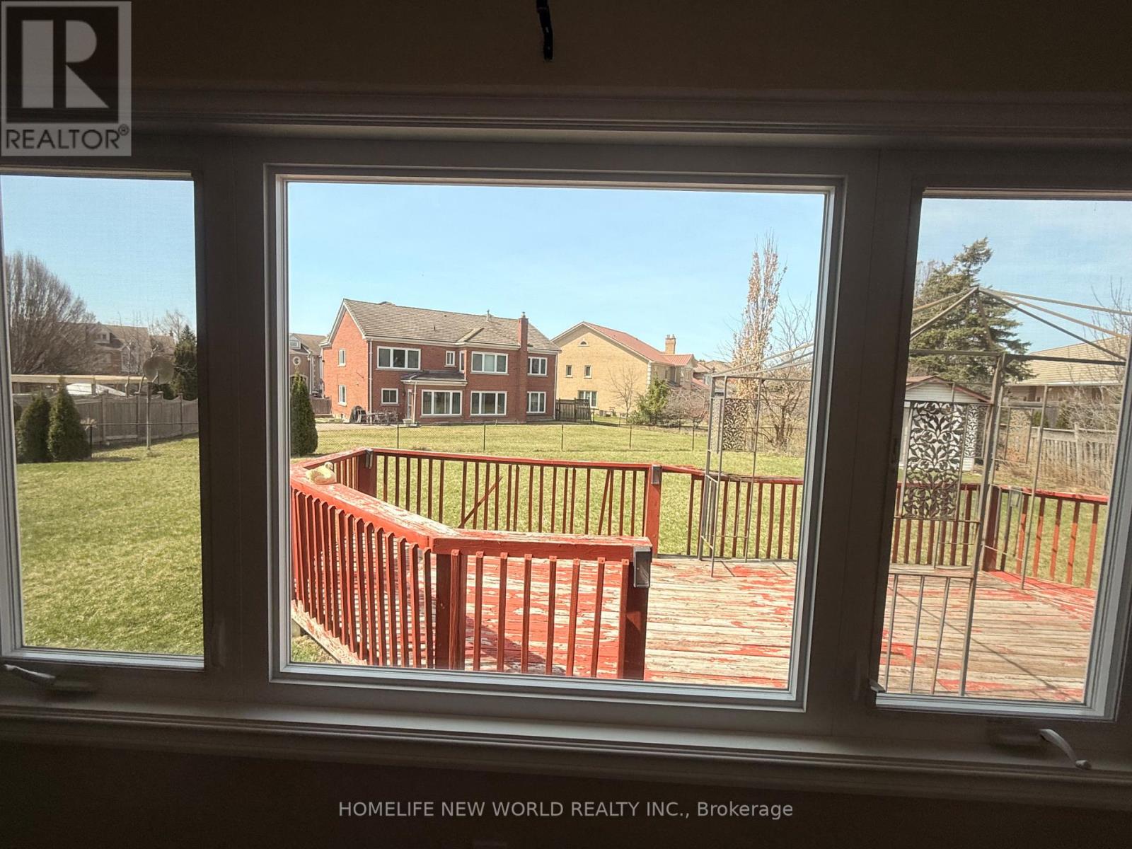 Photo 18 of 2 Gatewood Court, Richmond Hill ON