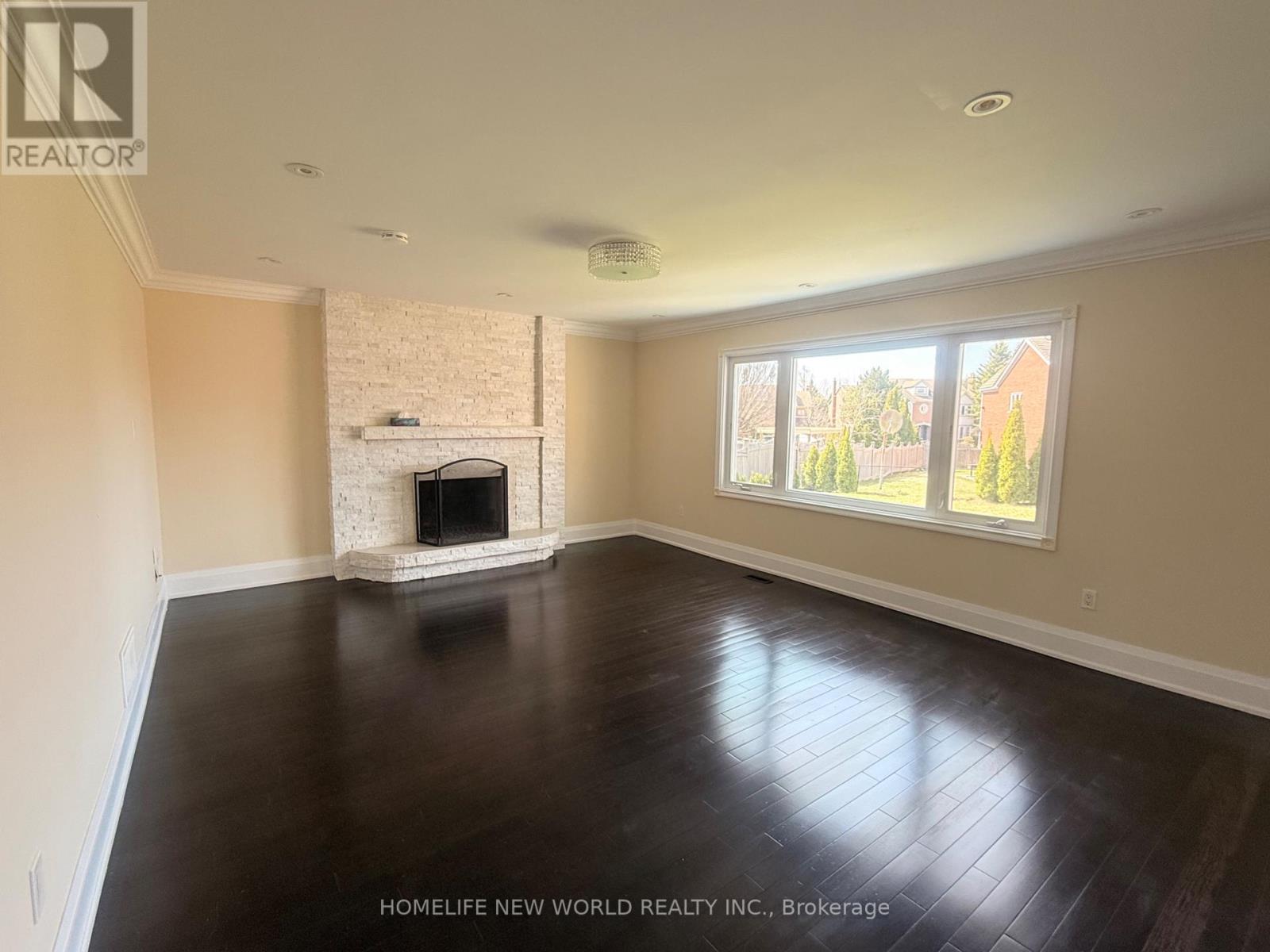 Photo 37 of 2 Gatewood Court, Richmond Hill ON