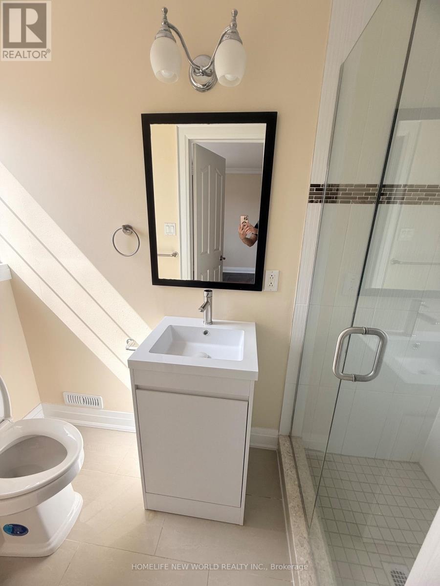 Photo 19 of 2 Gatewood Court, Richmond Hill ON