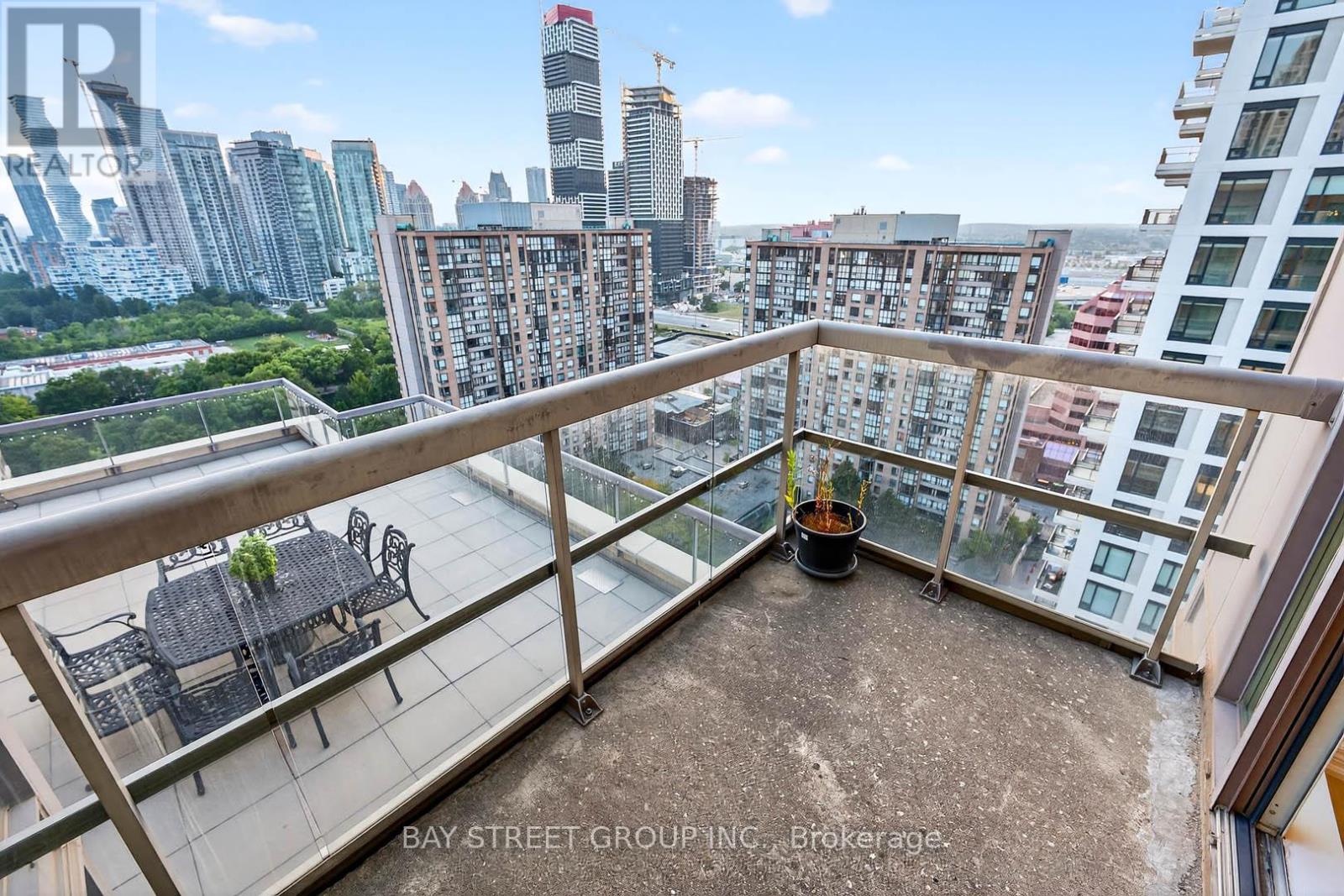 Photo 37 of 2907 156 Enfield Place, Mississauga ON