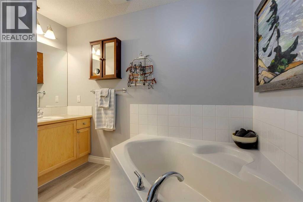 Photo 16 of 404 1631 28 Avenue Sw, Calgary AB