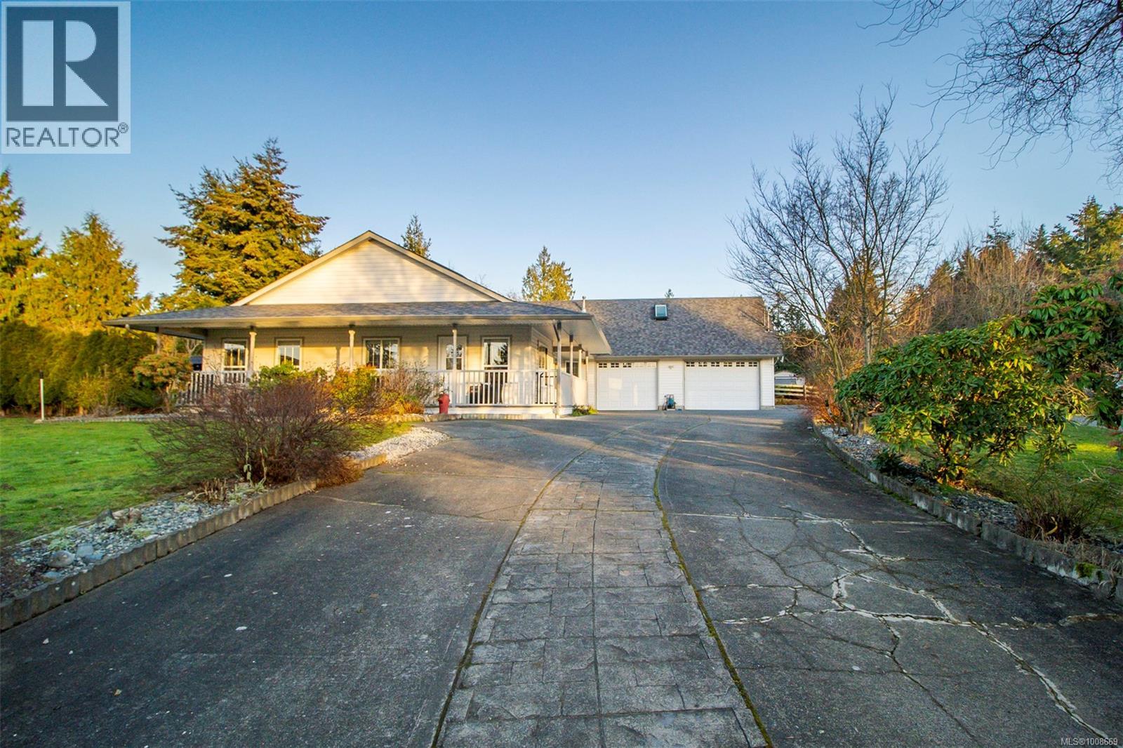 Photo 3 of 1960 Emma Way, Nanaimo BC