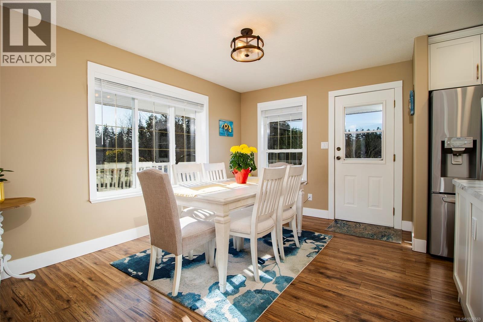 Photo 7 of 1960 Emma Way, Nanaimo BC