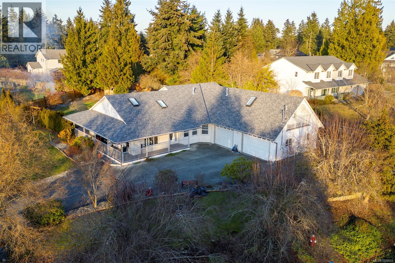 Photo 1 of 1960 Emma Way, Nanaimo BC