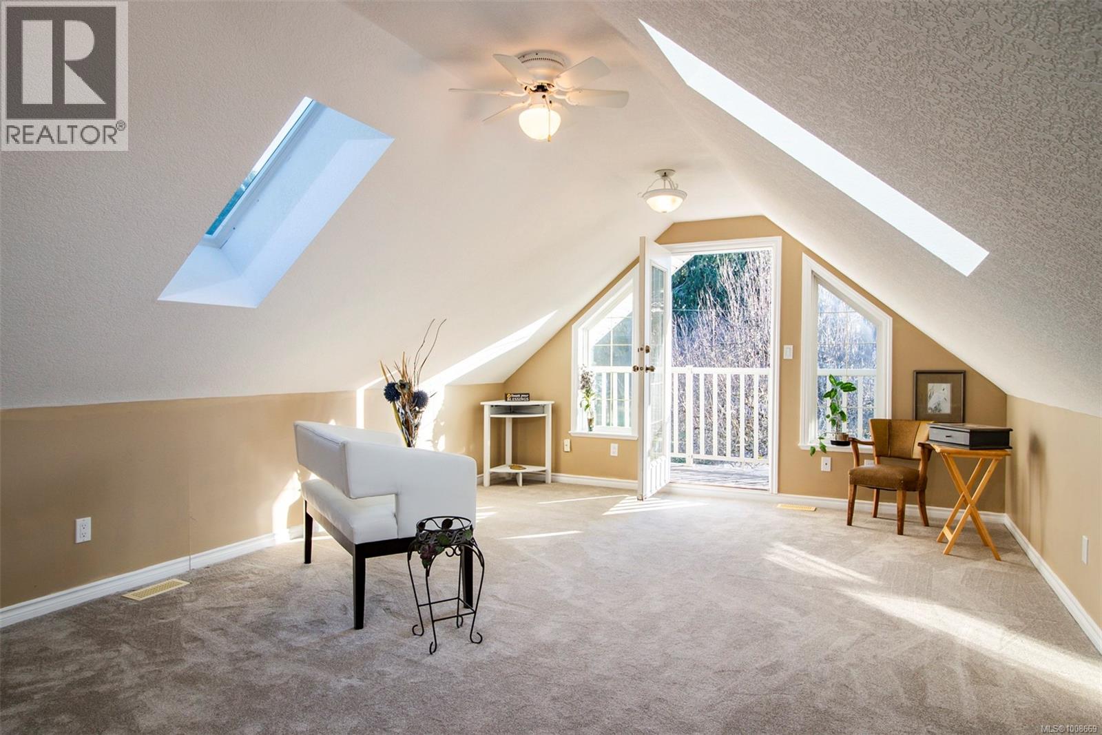 Photo 36 of 1960 Emma Way, Nanaimo BC