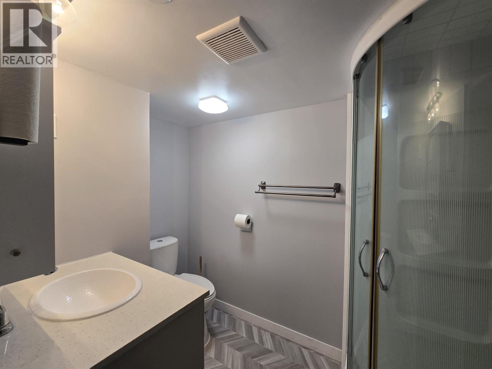Photo 5 of 1542 Carney Street, Prince George BC