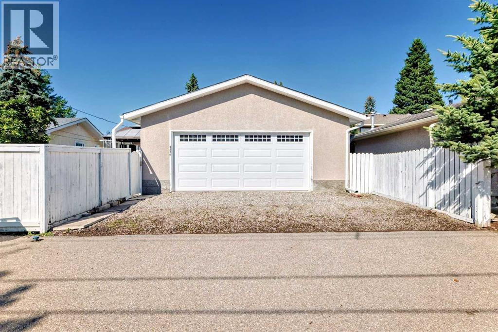 4536 Vandergrift Crescent NW, Calgary, Alberta