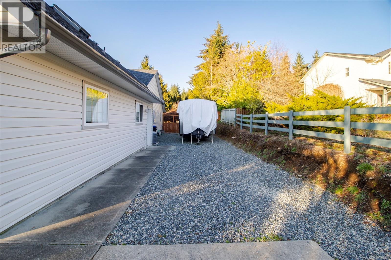 Photo 57 of 1960 Emma Way, Nanaimo BC