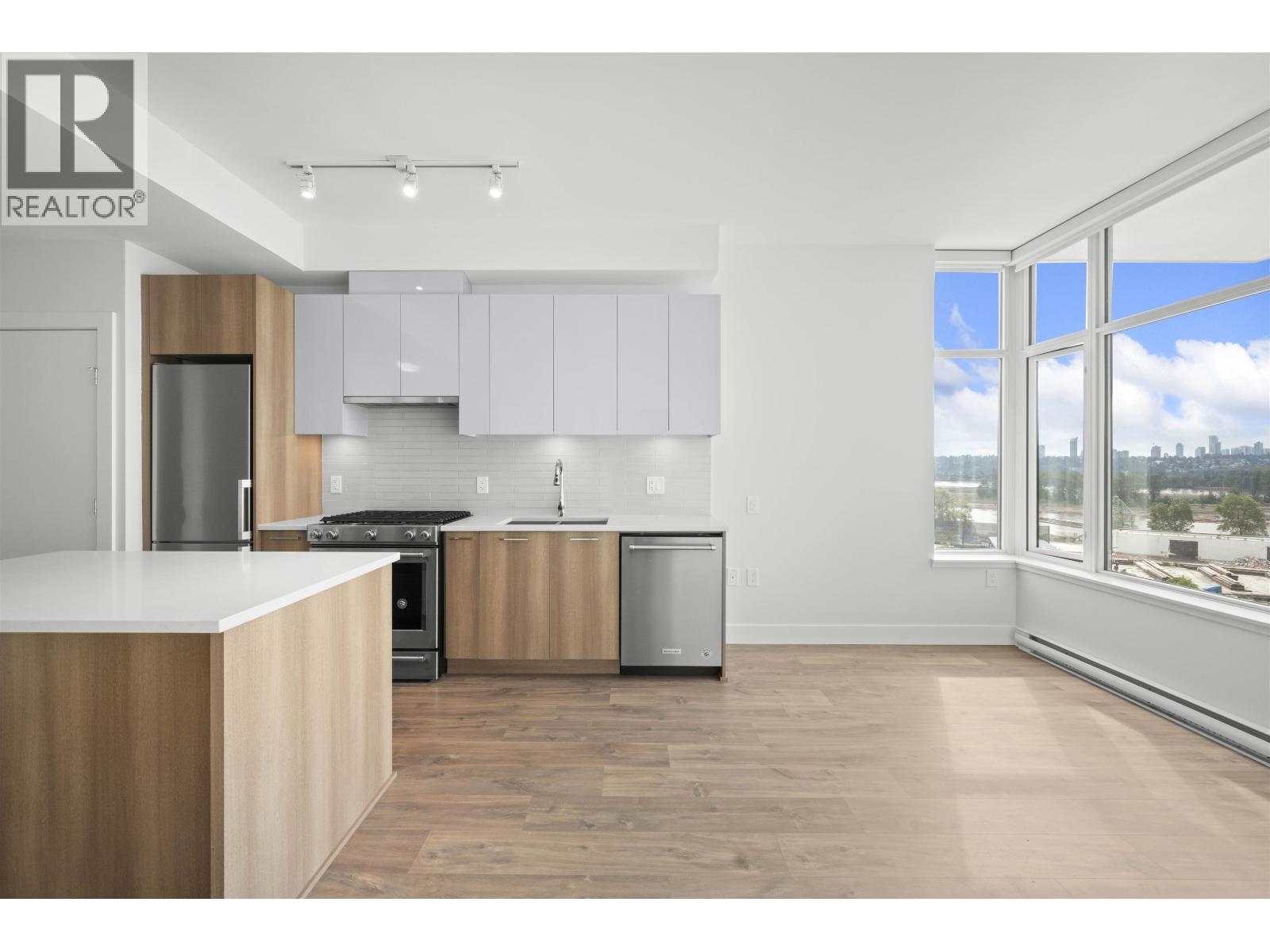 Photo 9 of 713 258 Nelsons Court, New Westminster BC