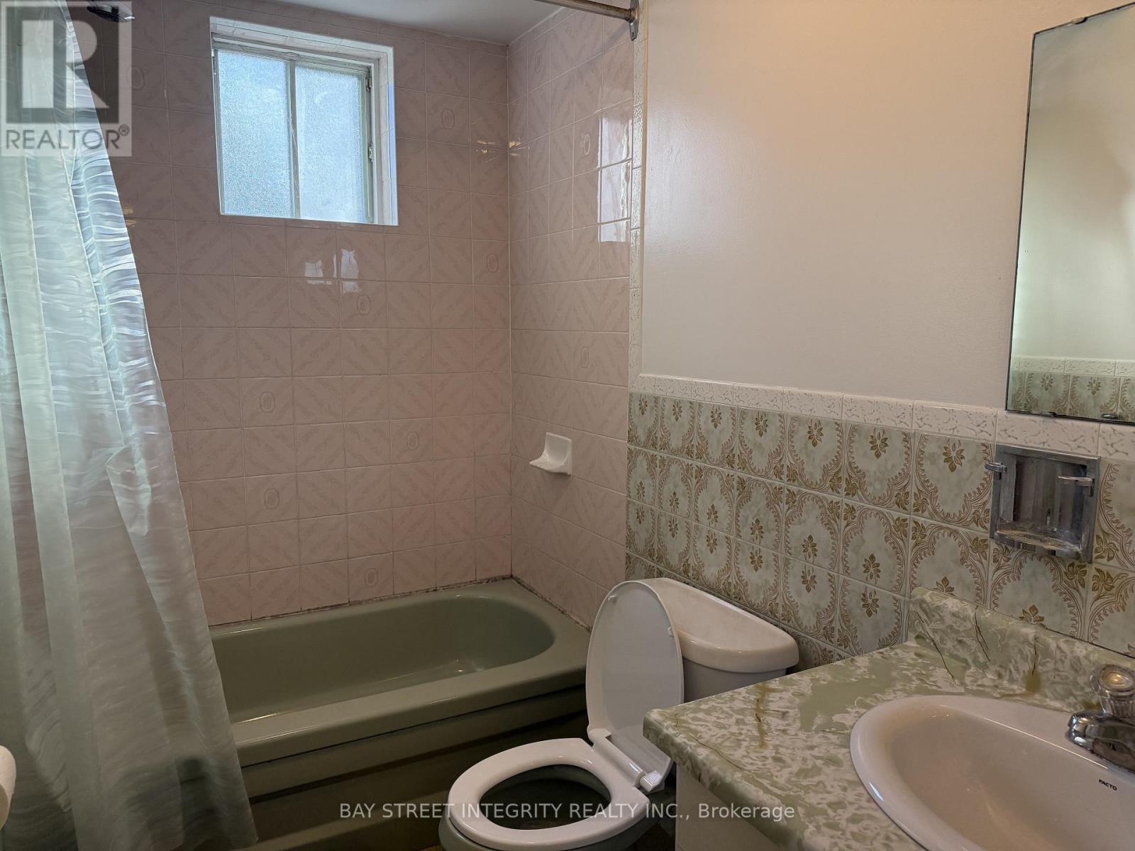 Photo 4 of Bsmt 34 Iangrove Terrace, Toronto ON