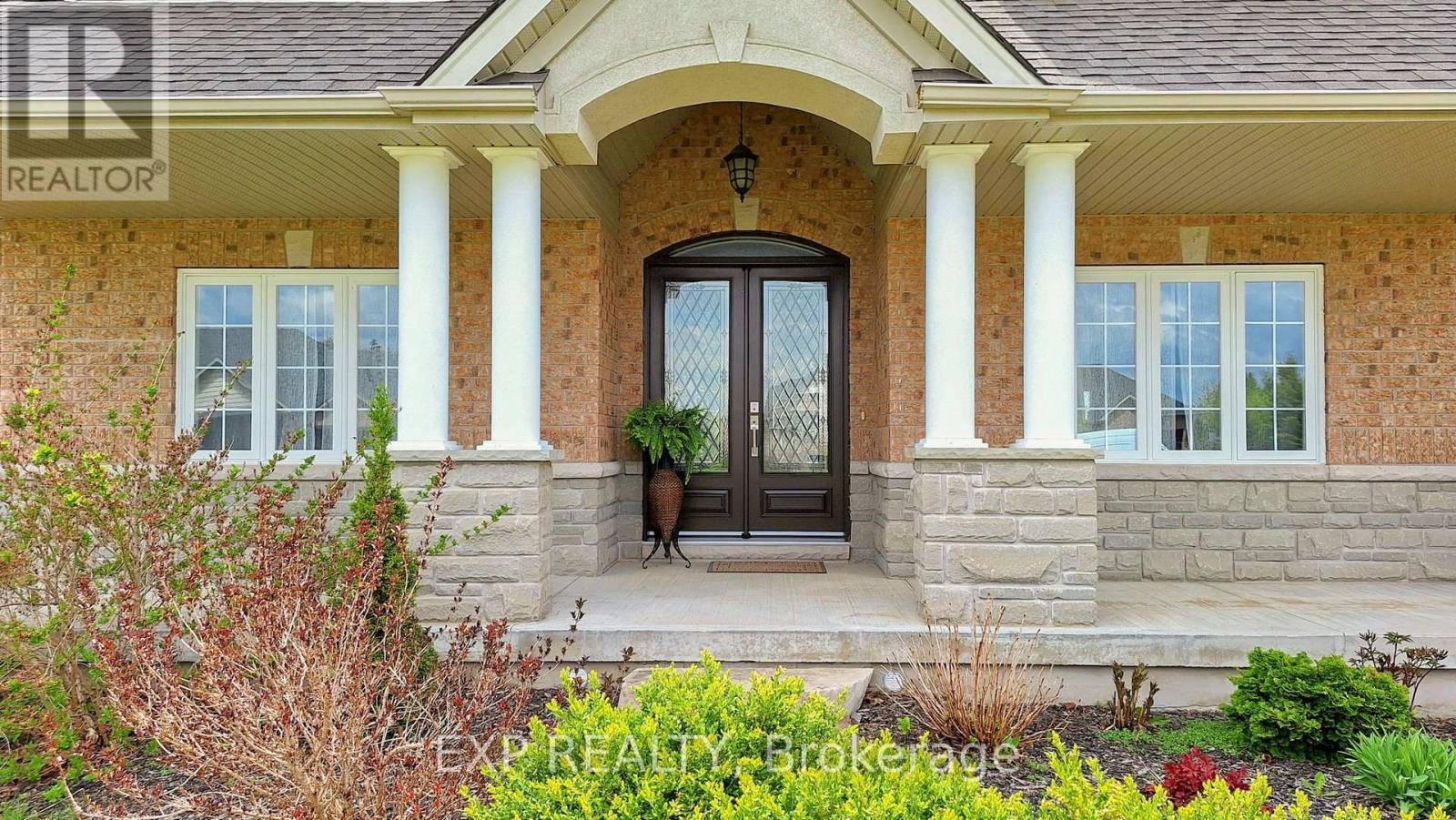 Photo 18 of 42 Somerville Crescent W, Mulmur ON