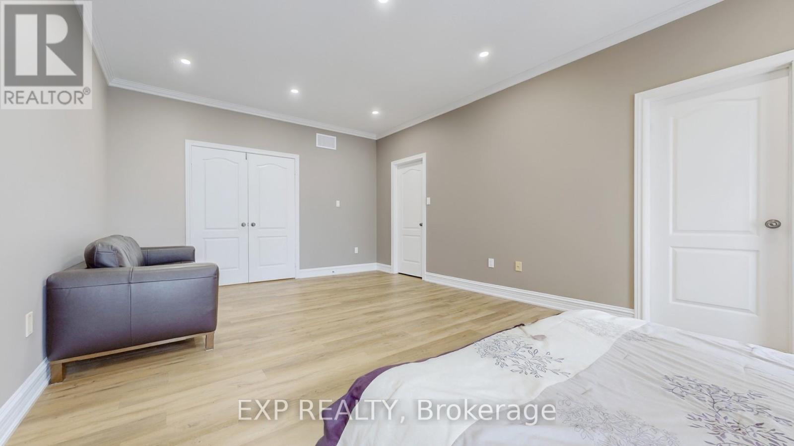Photo 11 of 42 Somerville Crescent W, Mulmur ON