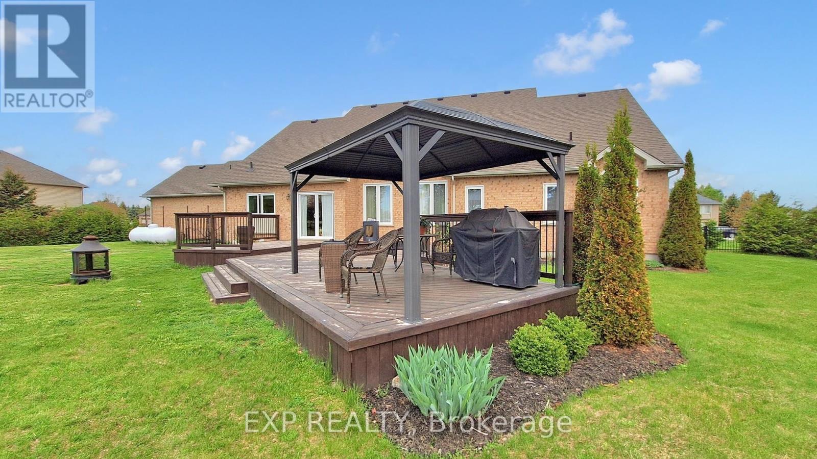 Photo 9 of 42 Somerville Crescent W, Mulmur ON