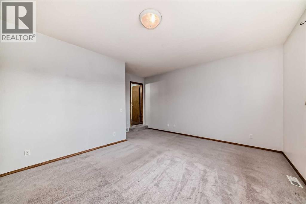 Photo 17 of 172 Panorama Hills Place Nw, Calgary AB