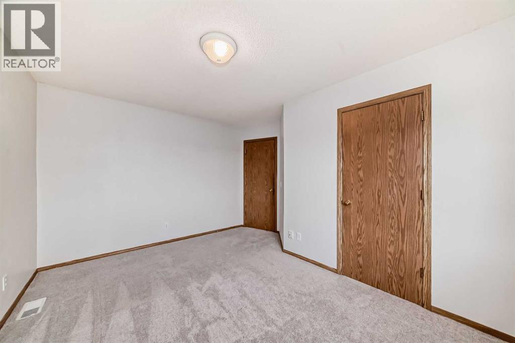 Photo 4 of 172 Panorama Hills Place Nw, Calgary AB