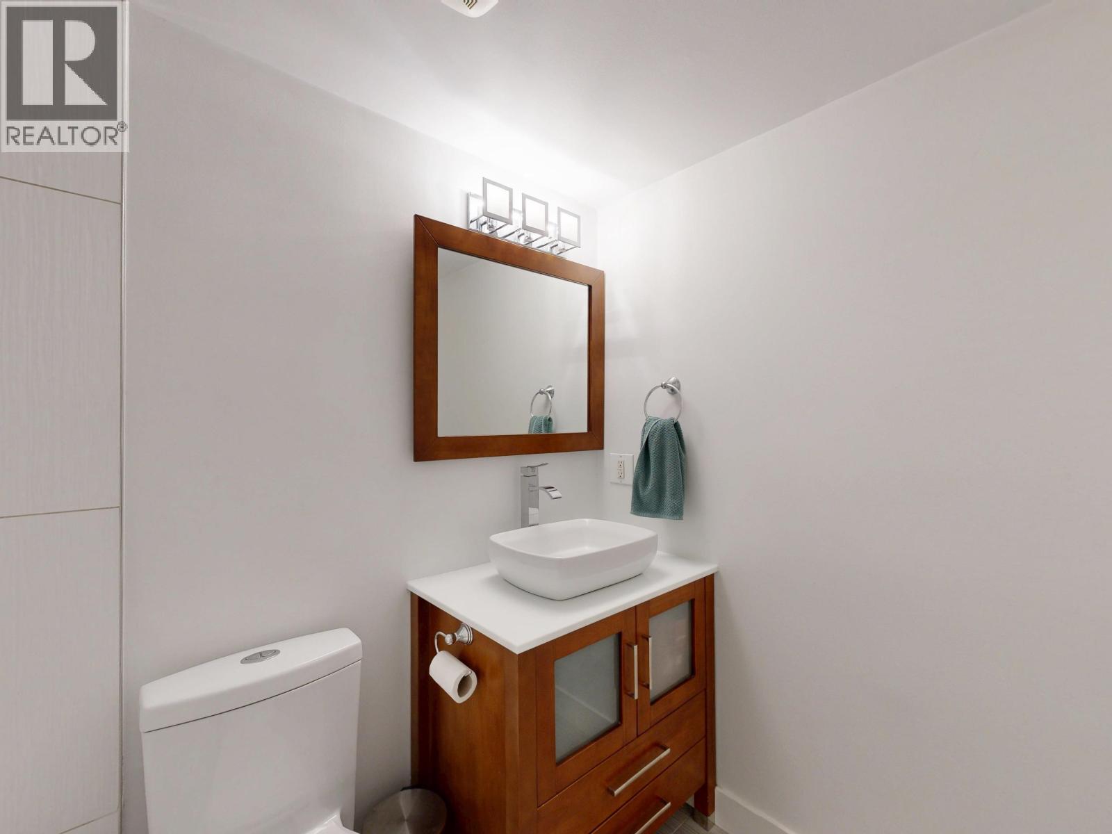 Photo 16 of 208 2173 W 6th Avenue, Vancouver BC