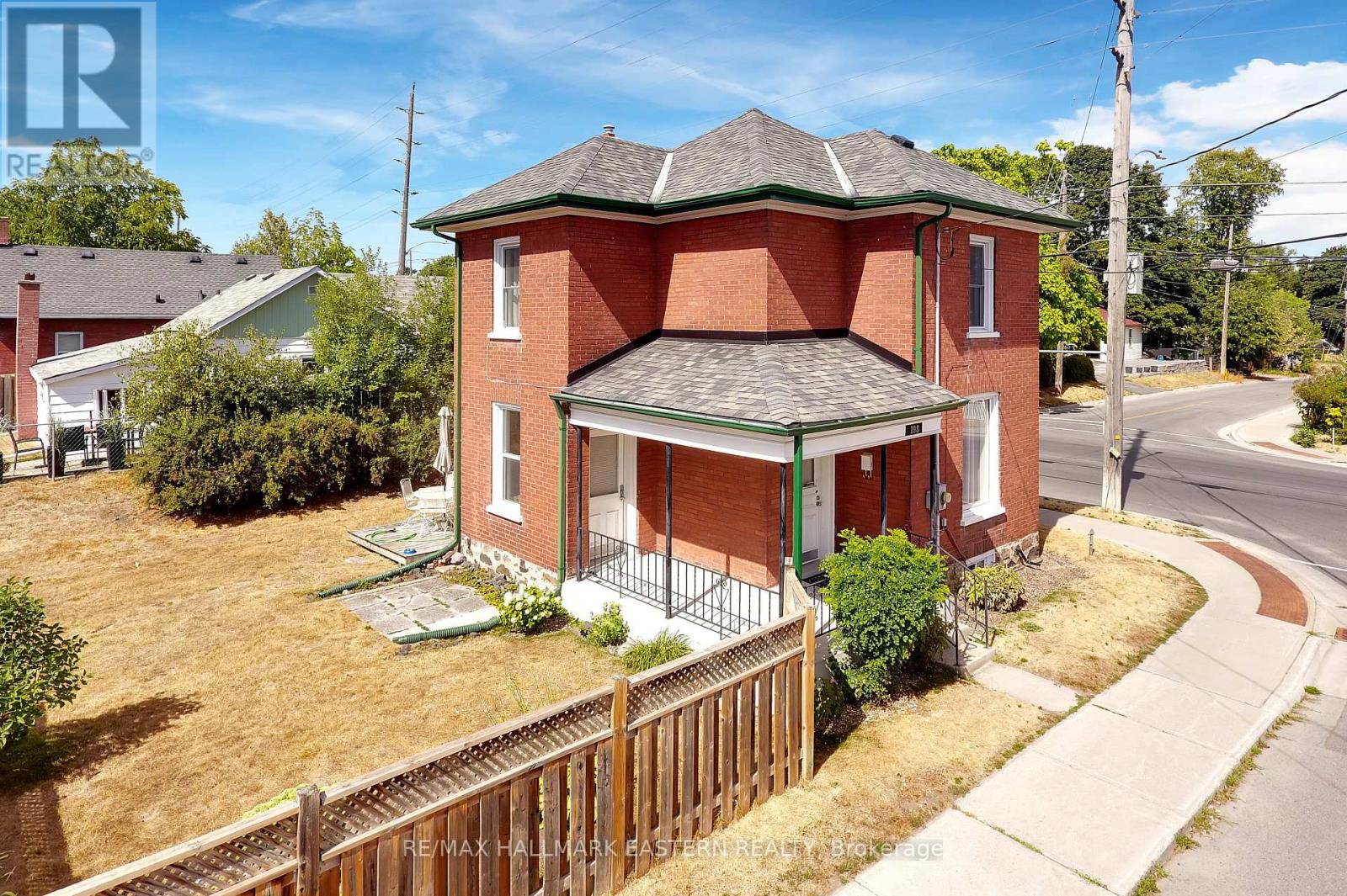 Photo 9 of 198 Hazlitt Street, Peterborough ON