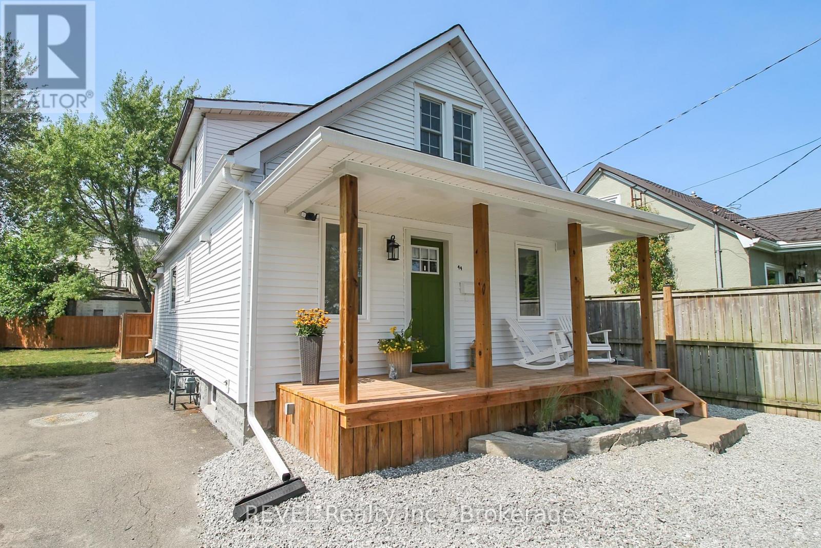 Photo 1 of 44 St George Street, Welland ON