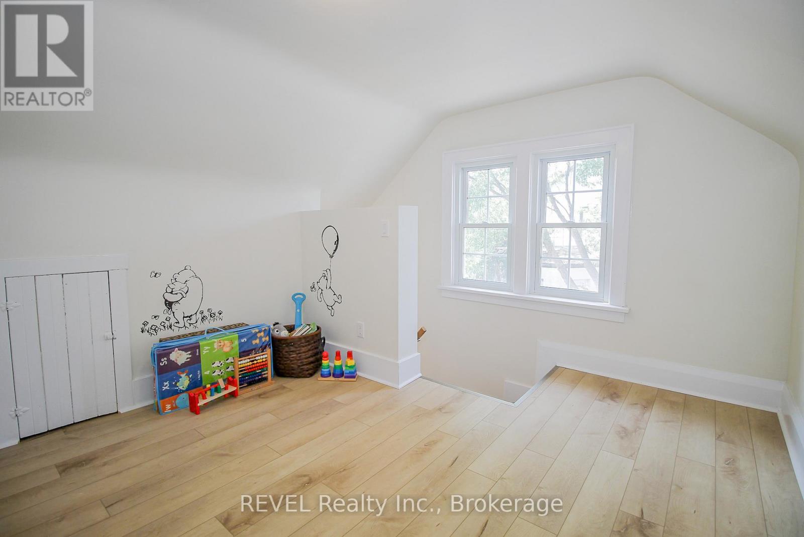 Photo 12 of 44 St George Street, Welland ON