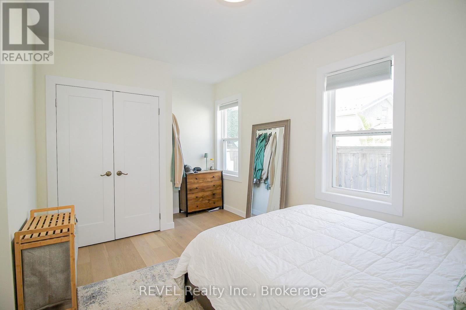 Photo 9 of 44 St George Street, Welland ON